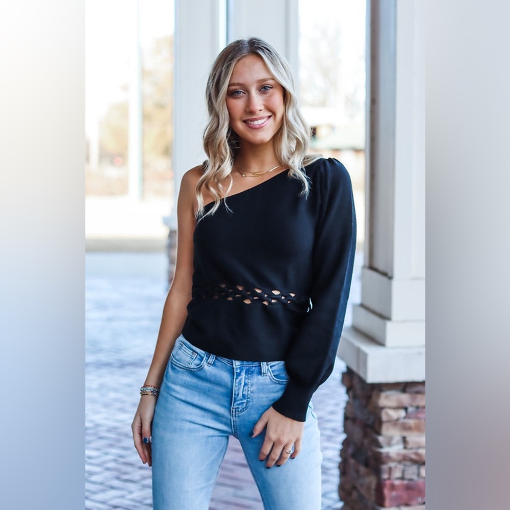 Do + Be Black One Shoulder Sweater Top – Size Small – NWT